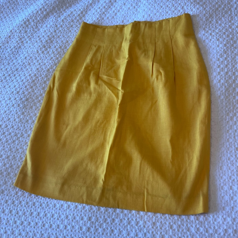 Banker’s Note Size 6 Mustard Yellow Pencil Skirt
